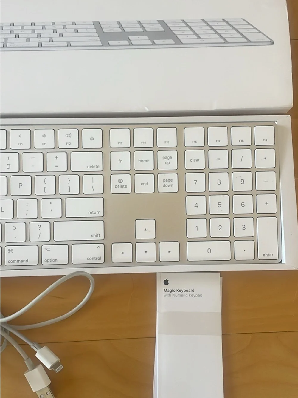 Apple magic Full-Size Wireless Keyboard in Silver and White